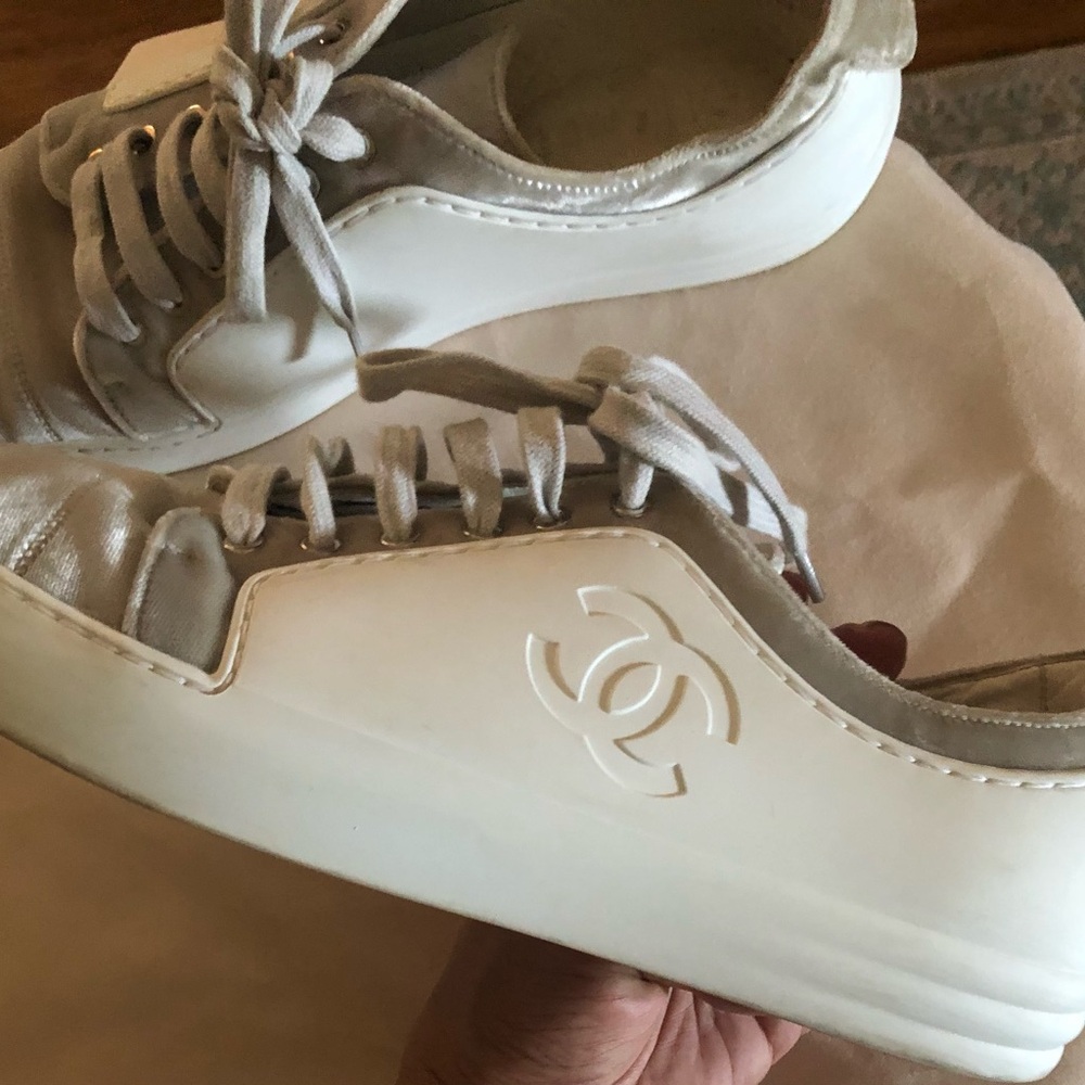 Authentic Chanel sneakers - Picture 9 of 14